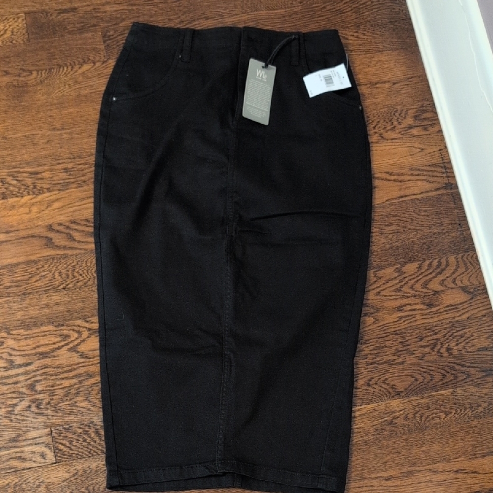 Elegant Black Pencil Skirt by
